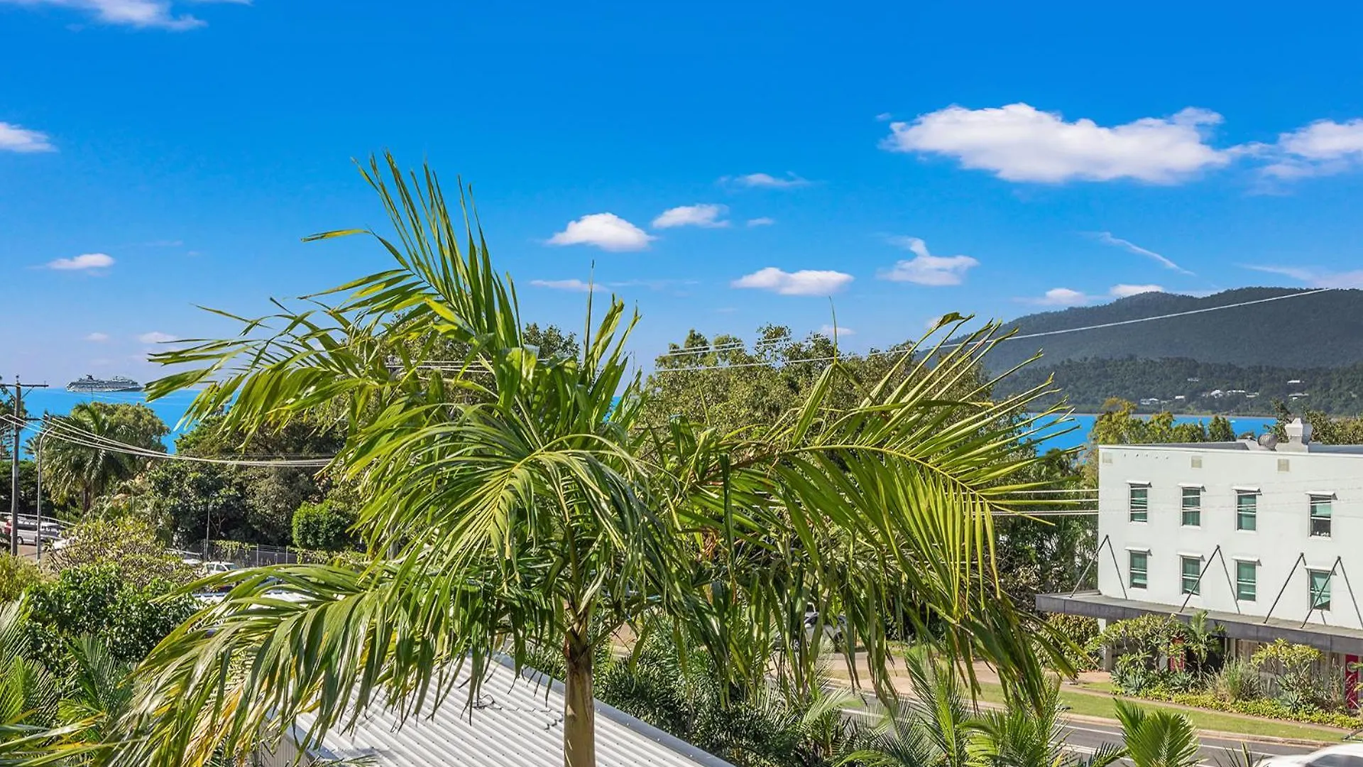 Candlelight - Airlie Beach Apartment